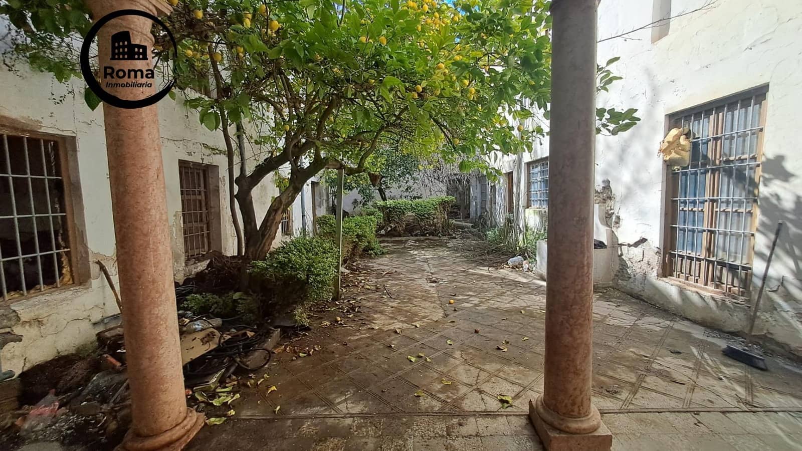 5 soveværelse Rækkehus til salg i Loja med garage - € 99.000 (Ref: 9748137)