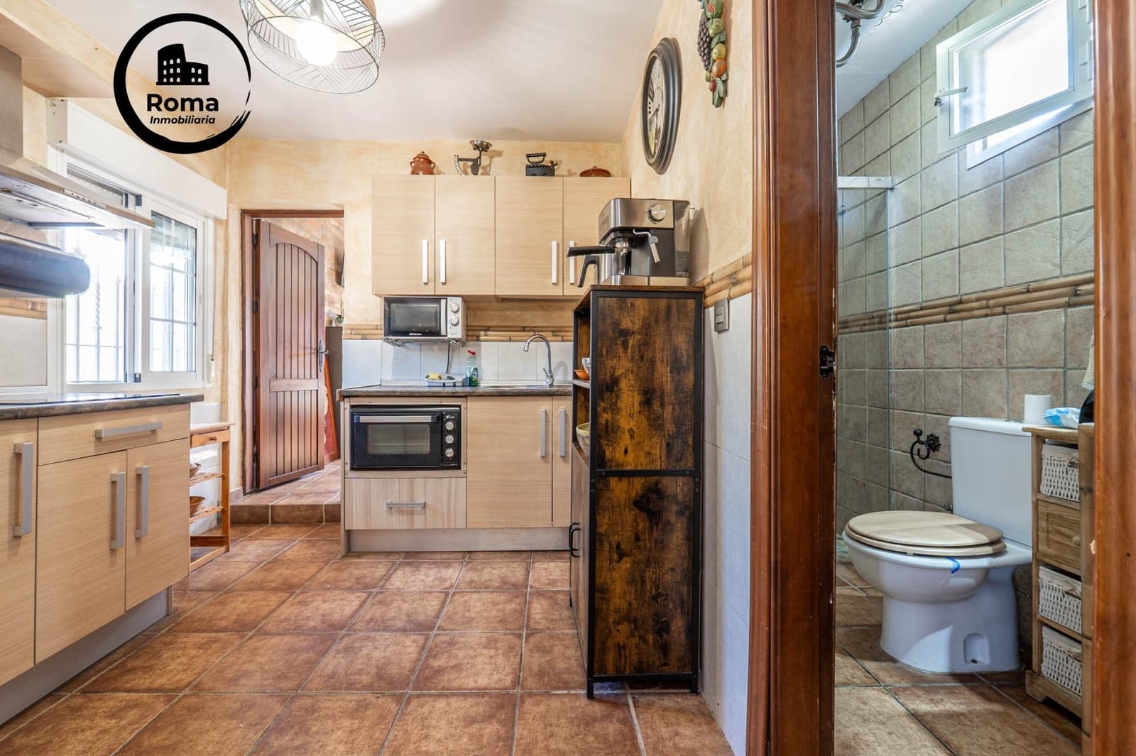 2 slaapkamer Villa te koop in Granada stad met zwembad garage - € 269.900 (Ref: 9748139)