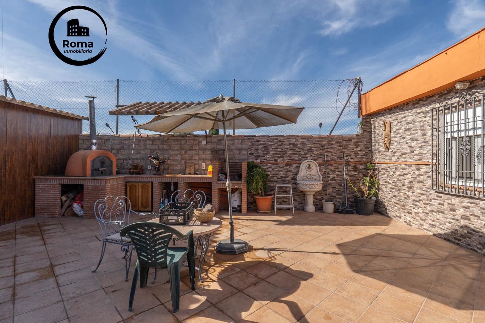 2 slaapkamer Villa te koop in Granada stad met zwembad garage - € 269.900 (Ref: 9748139)