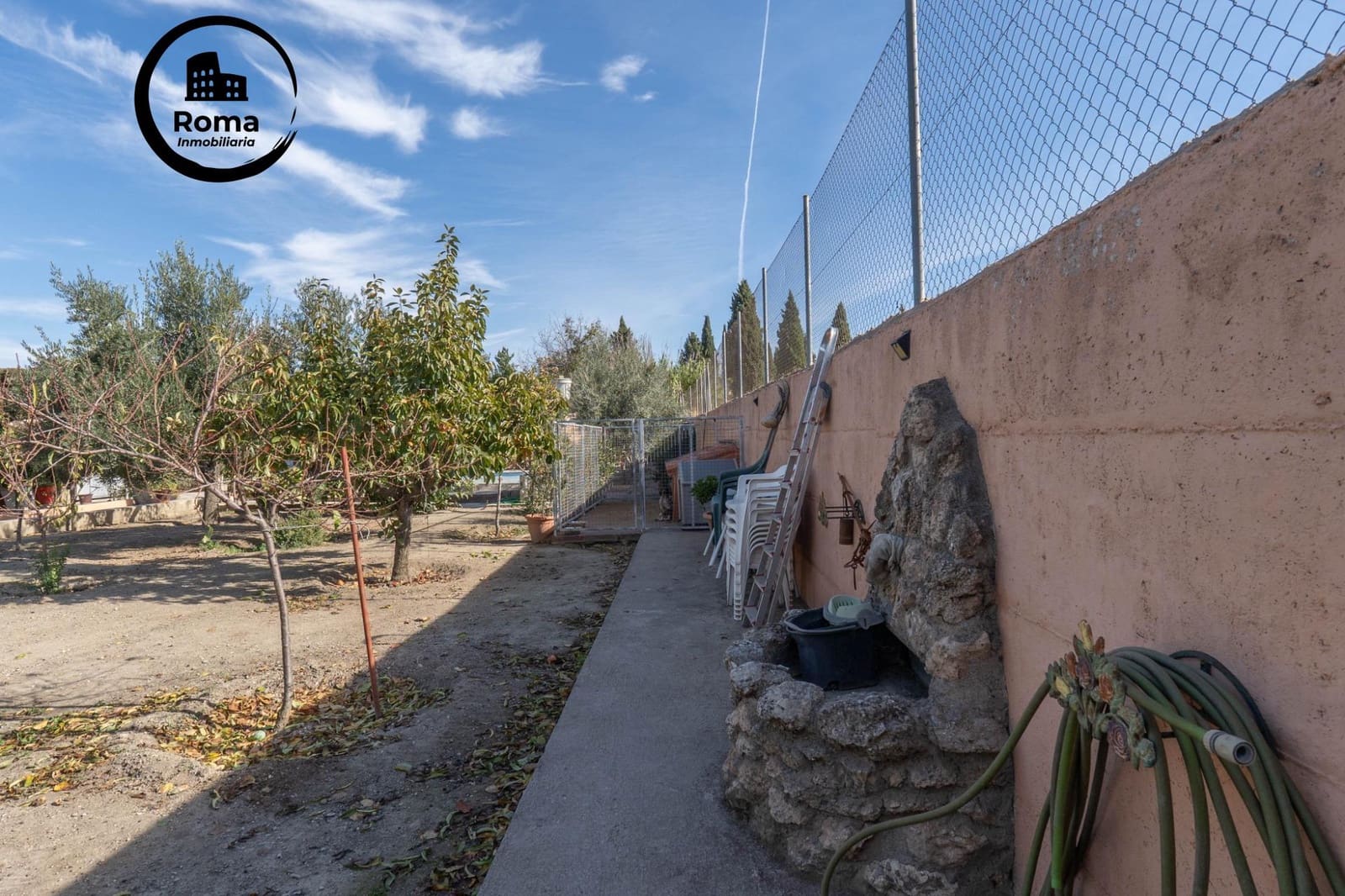 2 slaapkamer Villa te koop in Granada stad met zwembad garage - € 269.900 (Ref: 9748139)