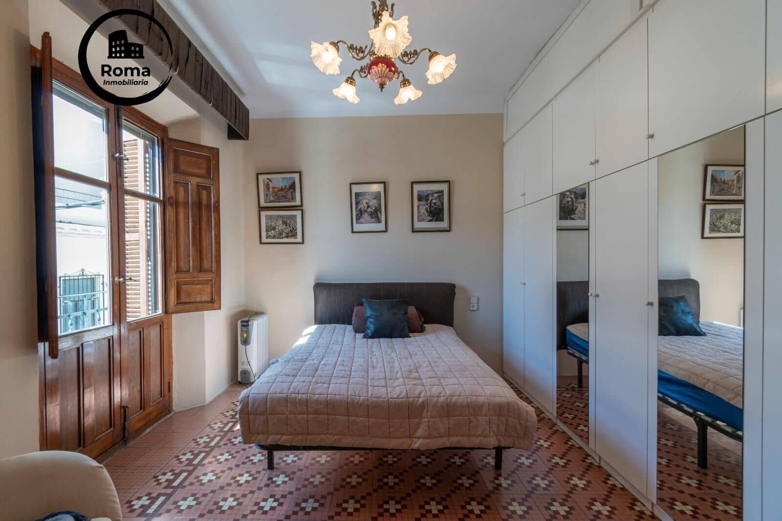 5 slaapkamer Villa te koop in Granada stad met zwembad - € 350.000 (Ref: 9748146)