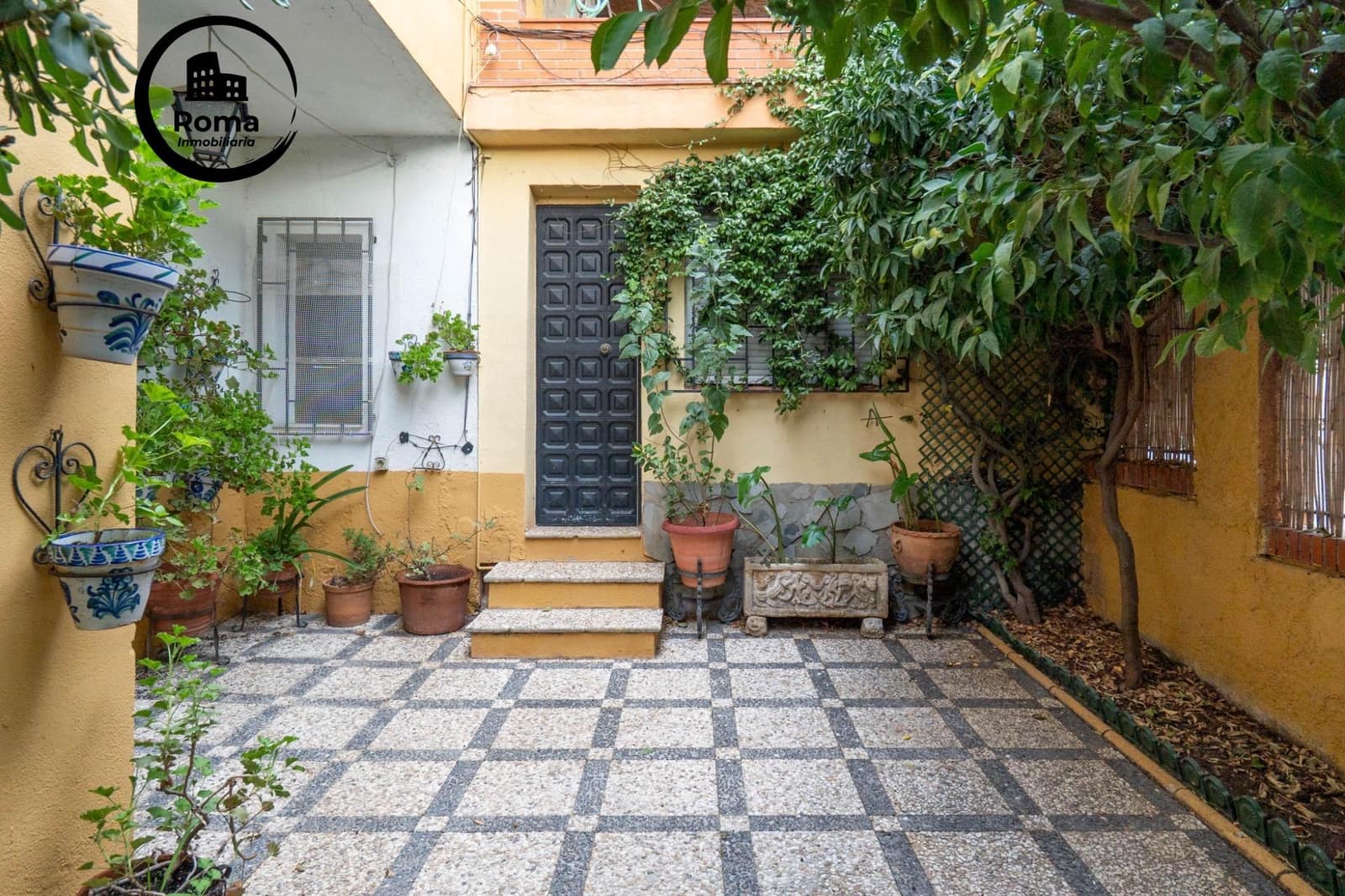 4 bedroom Semi-detached Villa for sale in Huetor Vega with pool - € 315,000 (Ref: 9748147)