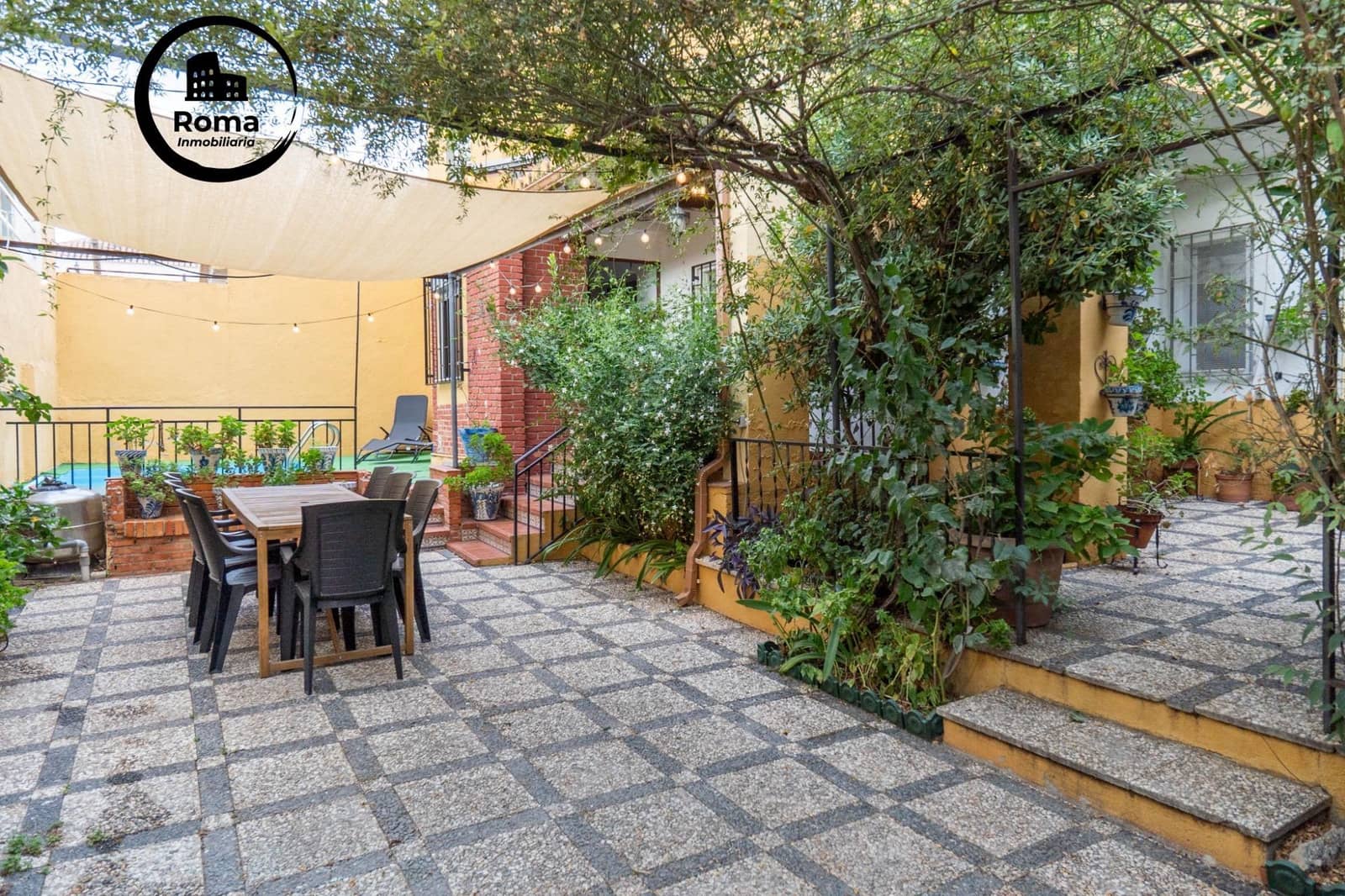 4 bedroom Semi-detached Villa for sale in Huetor Vega with pool - € 315,000 (Ref: 9748147)