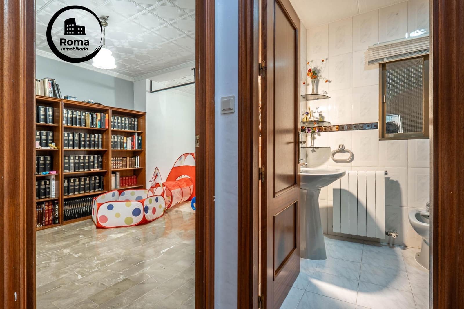 4 bedroom Semi-detached Villa for sale in Huetor Vega with pool - € 315,000 (Ref: 9748147)