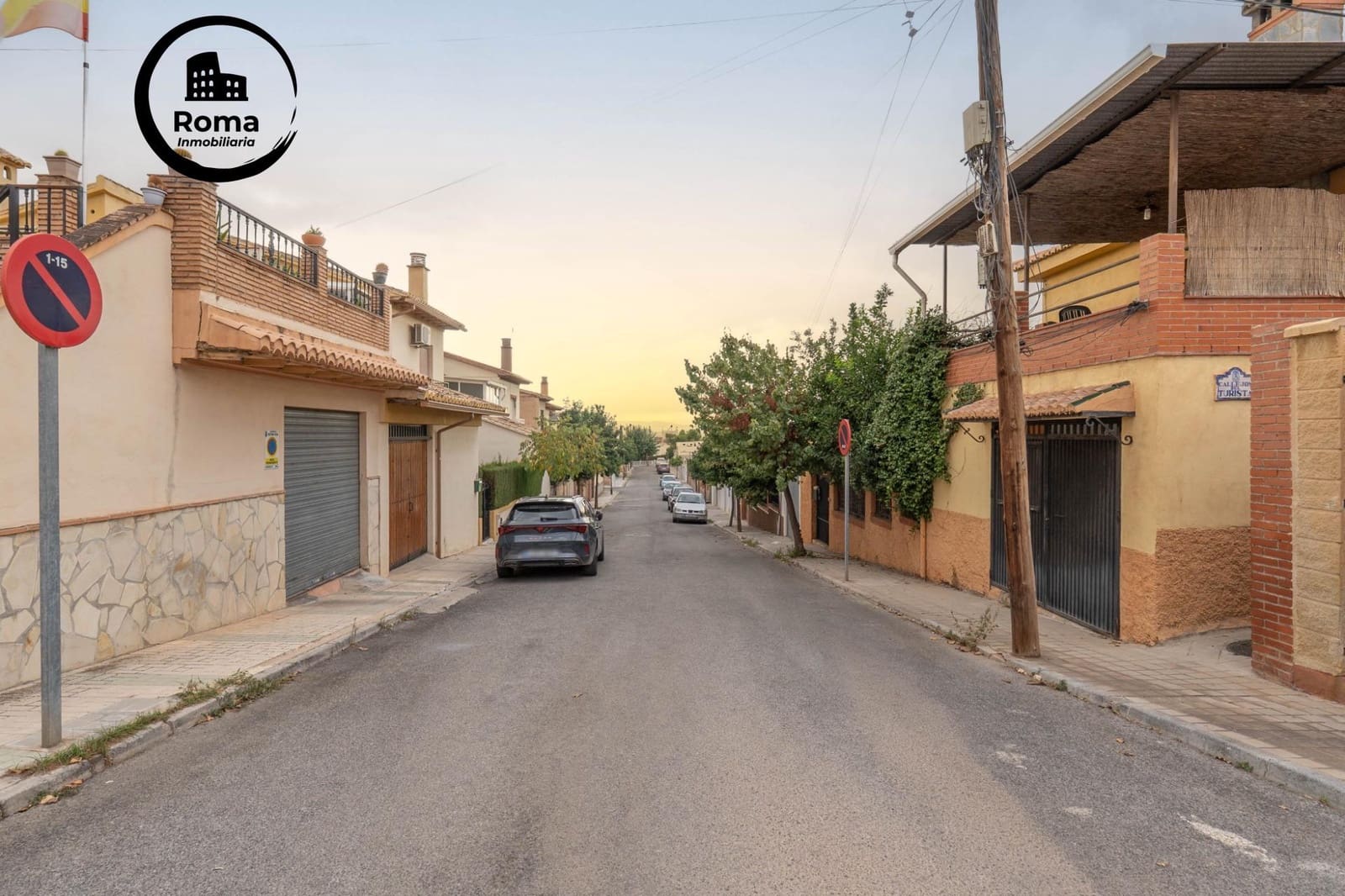 4 bedroom Semi-detached Villa for sale in Huetor Vega with pool - € 315,000 (Ref: 9748147)