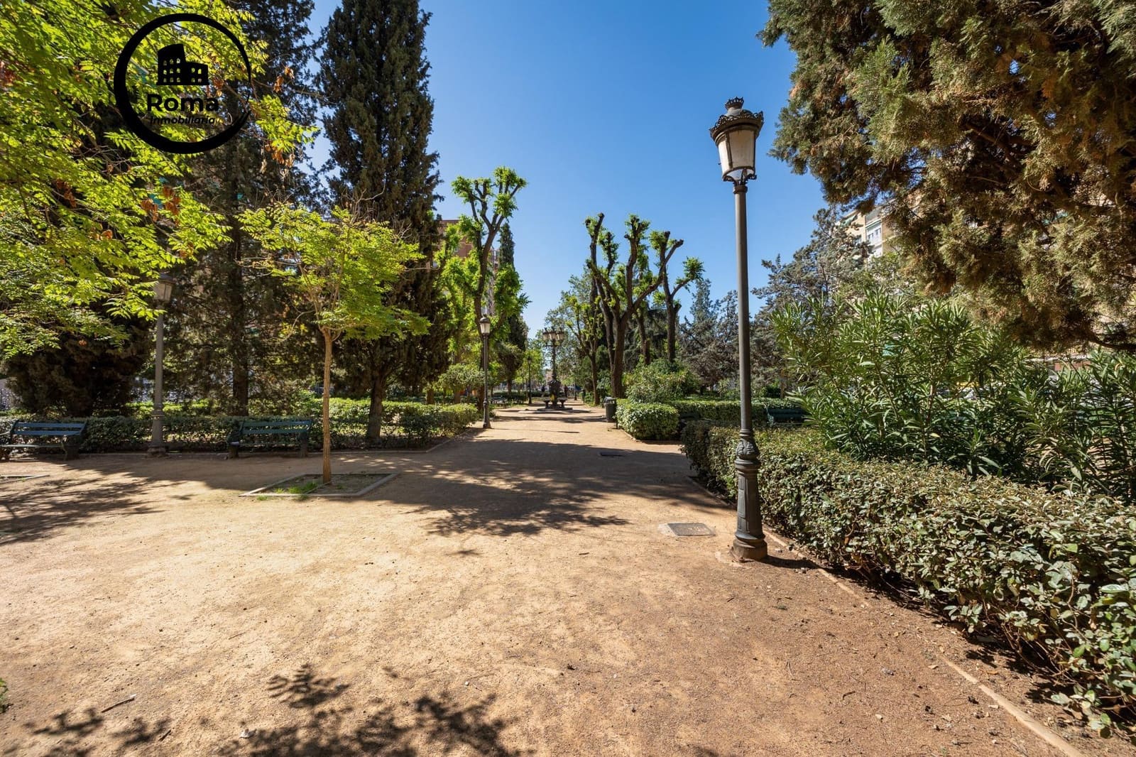 Kommersiell til salgs i Granada by - € 95 000 (Ref: 9752160)