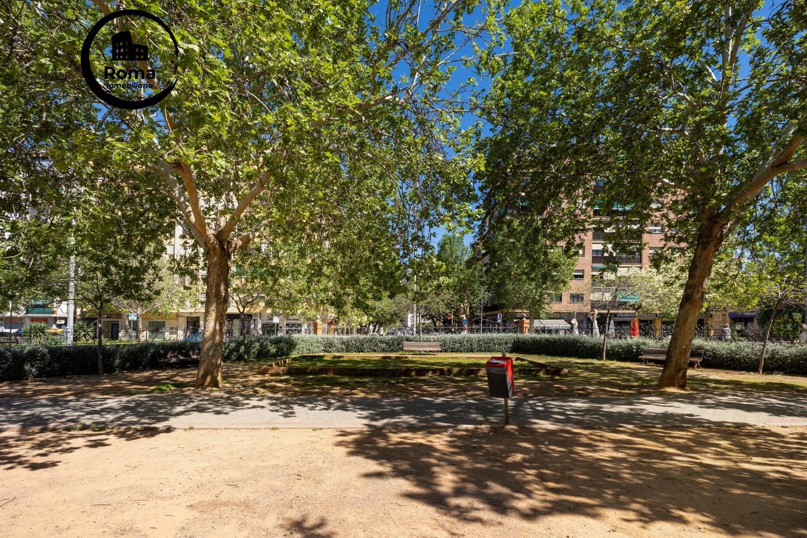 Kommersiell til salgs i Granada by - € 95 000 (Ref: 9752160)