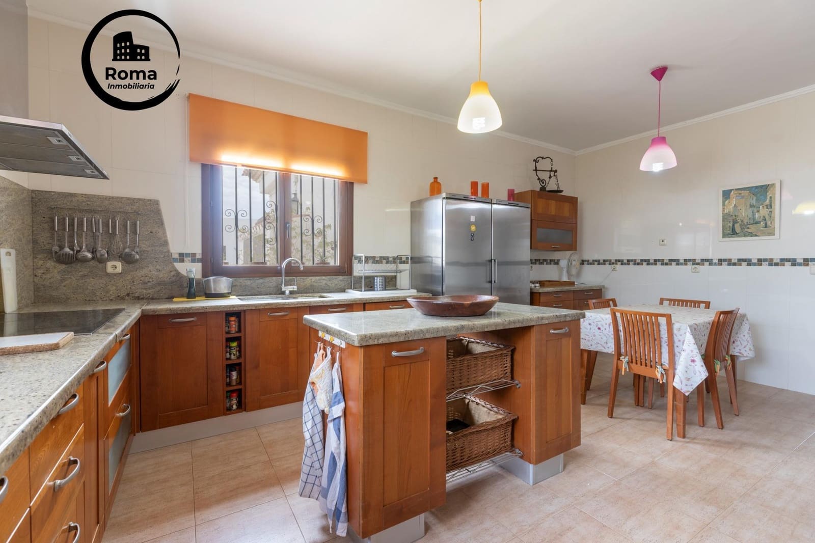 4 bedroom Villa for sale in Motril with pool garage - € 595,000 (Ref: 9755830)