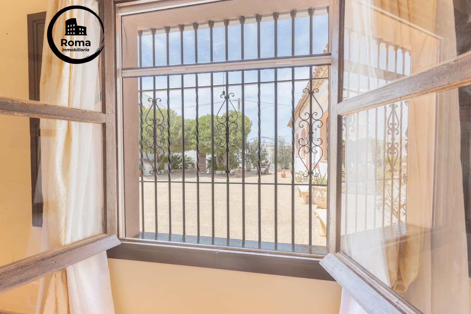 4 bedroom Villa for sale in Motril with pool garage - € 595,000 (Ref: 9755830)