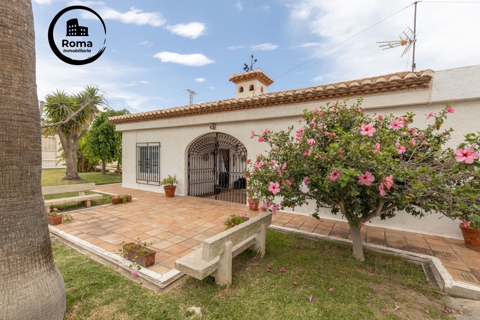4 bedroom Villa for sale in Motril with pool garage - € 595,000 (Ref: 9755830)