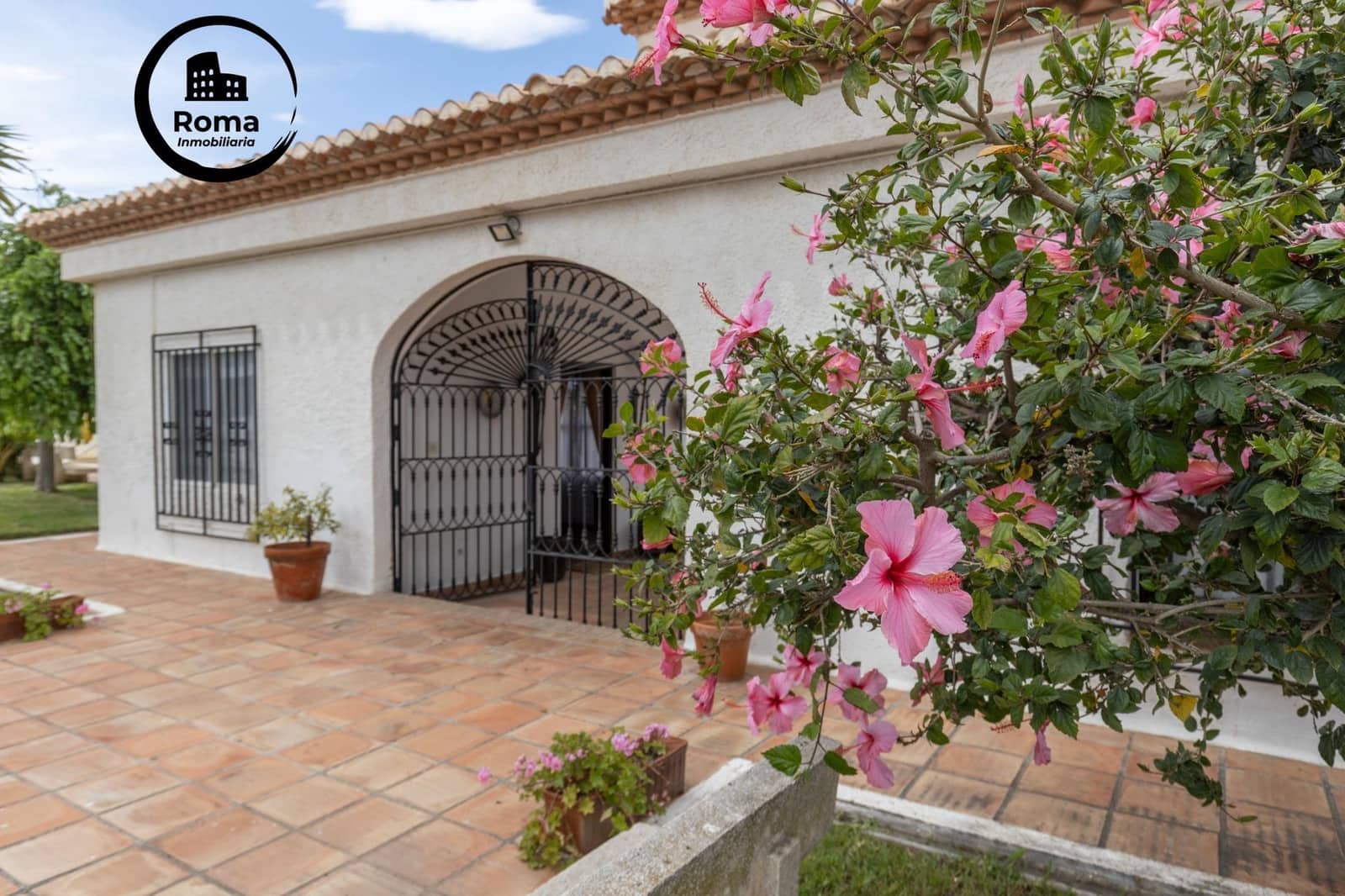 4 bedroom Villa for sale in Motril with pool garage - € 595,000 (Ref: 9755830)