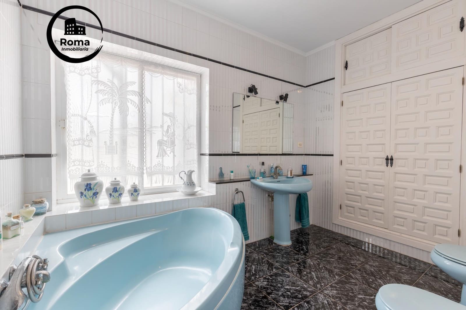 4 bedroom Villa for sale in Motril with pool garage - € 595,000 (Ref: 9755830)