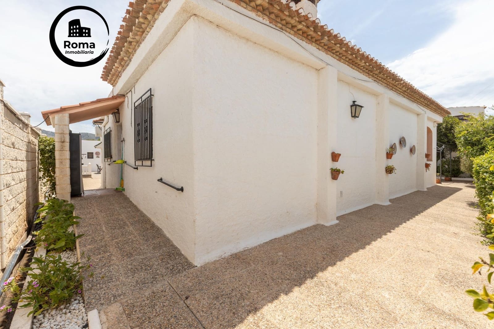 4 bedroom Villa for sale in Motril with pool garage - € 595,000 (Ref: 9755830)