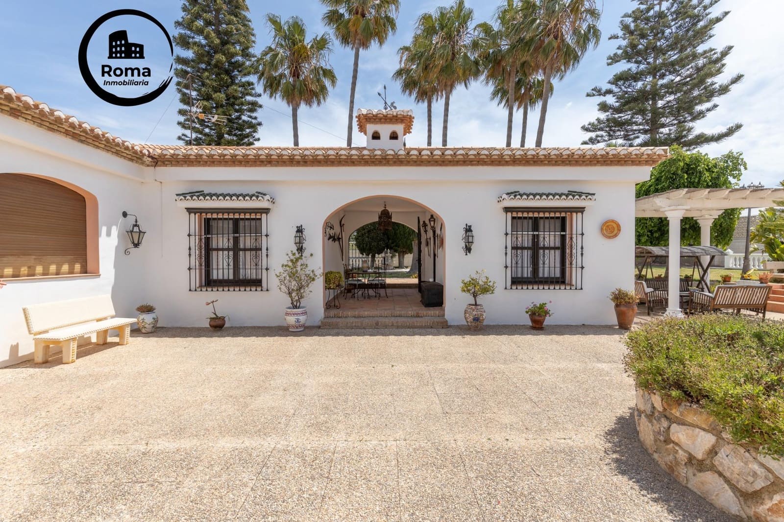 4 bedroom Villa for sale in Motril with pool garage - € 595,000 (Ref: 9755830)