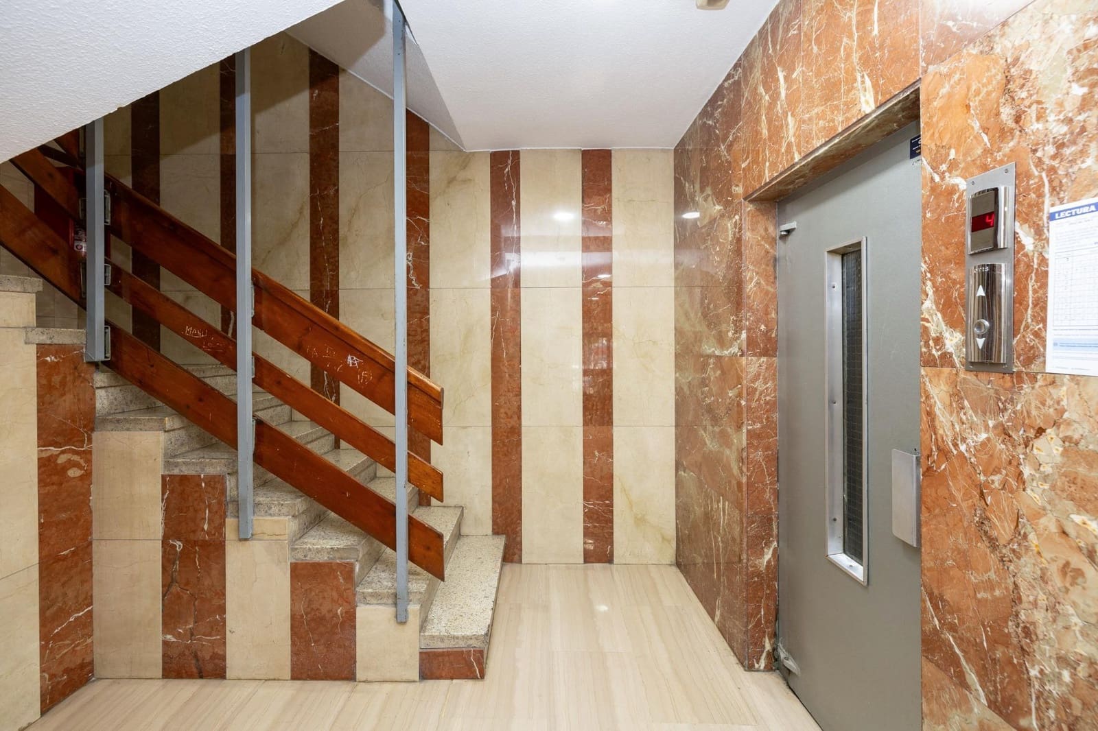 3 slaapkamer Flat te koop in Granada stad - € 245.000 (Ref: 9755833)