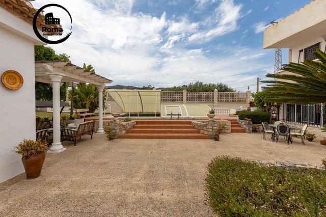 4 chambre Villa/Maison à vendre à Motril avec piscine garage - 595 000 € (Ref: 9755835)