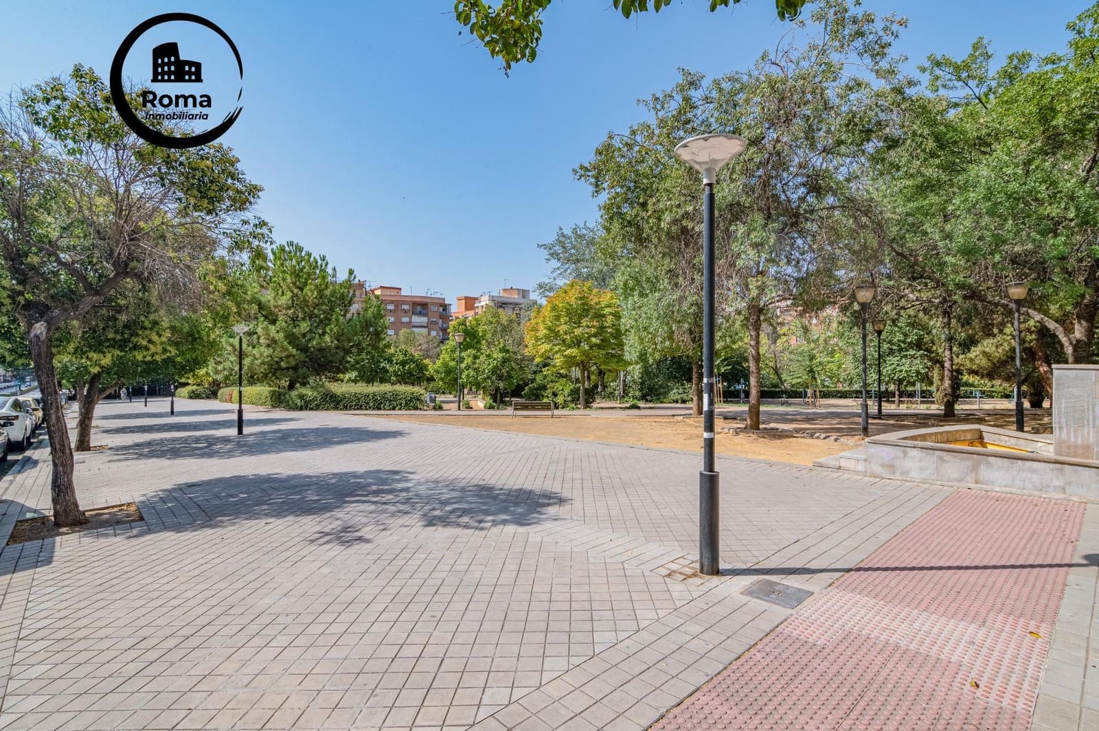 Virksomhed til salg i Granada by med garage - € 350.000 (Ref: 9755839)