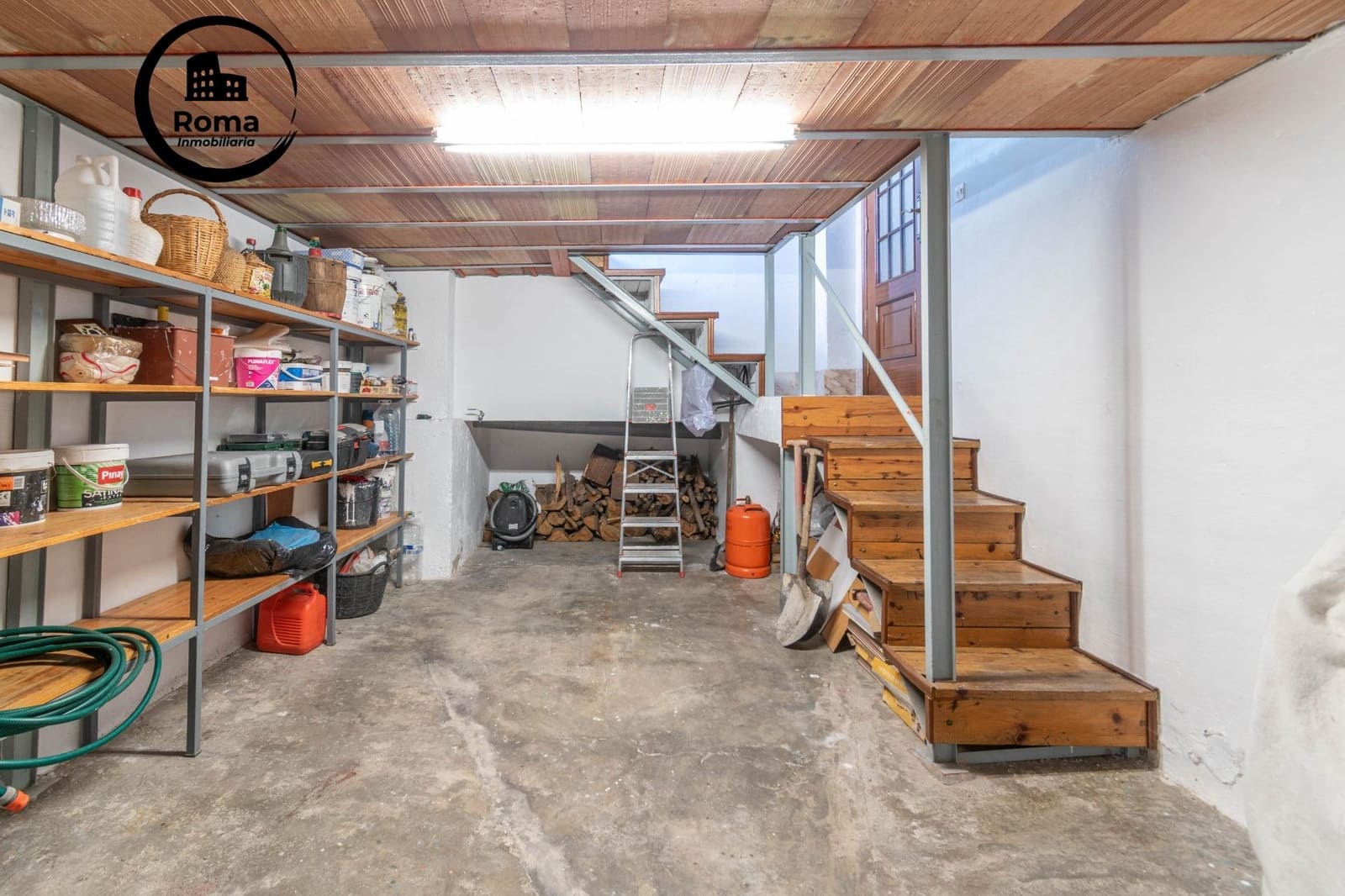 5 soveværelse Semi-Rækkehus til salg i Jun med garage - € 249.000 (Ref: 9755849)