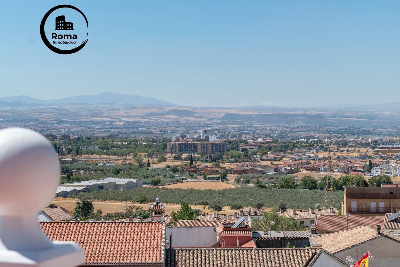 5 soveværelse Semi-Rækkehus til salg i Jun med garage - € 249.000 (Ref: 9755849)