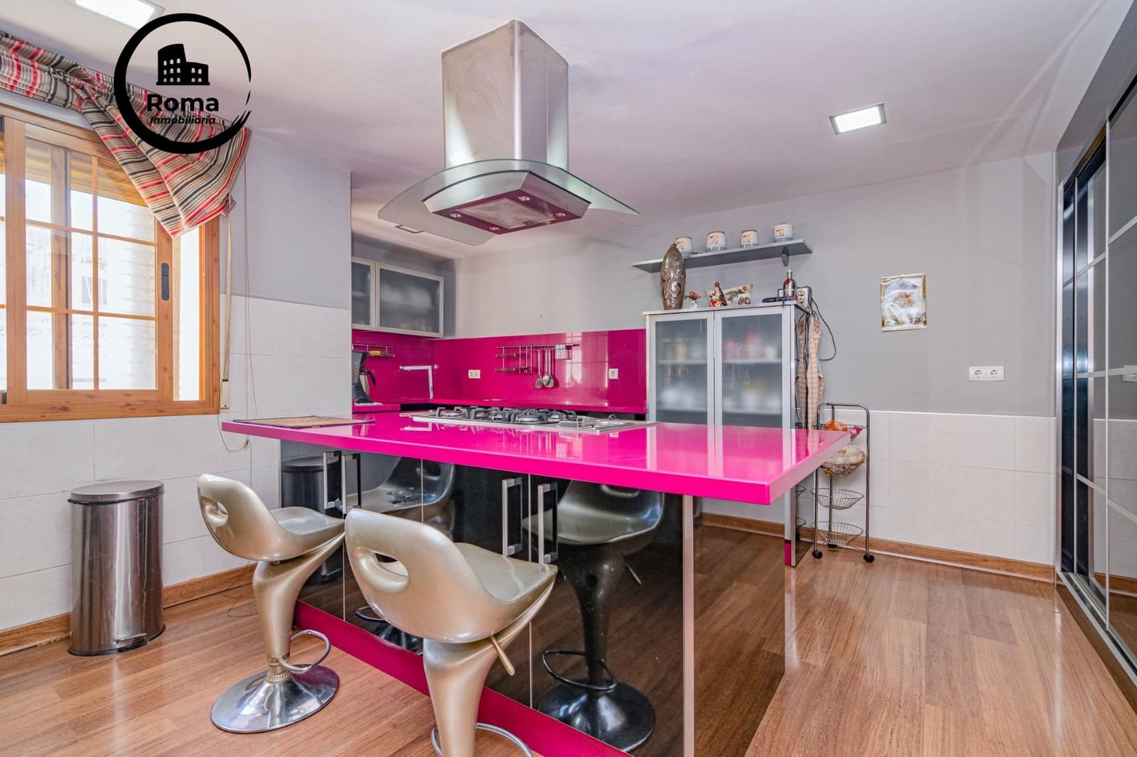 6 soveværelse Rækkehus til salg i Granada by - € 385.000 (Ref: 9759100)