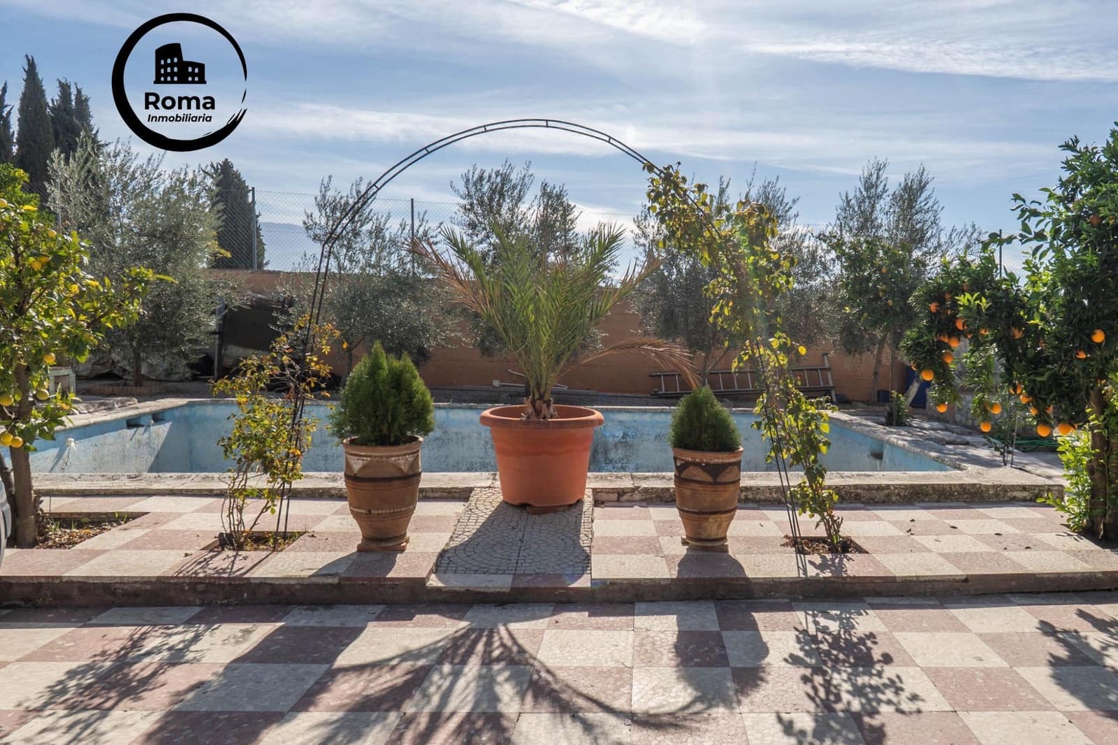 2 soverom Villa til salgs i Granada by med svømmebasseng garasje - € 269 900 (Ref: 9759110)