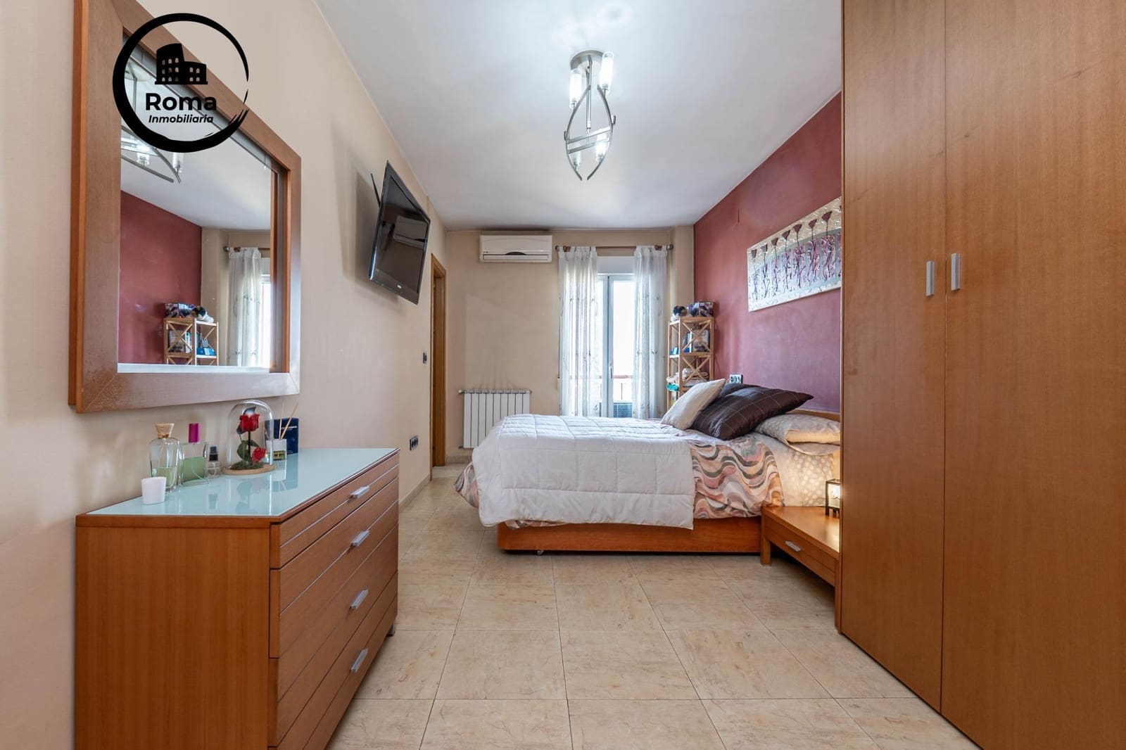 3 bedroom Flat for sale in Granada city with garage - € 240,000 (Ref: 9773202)