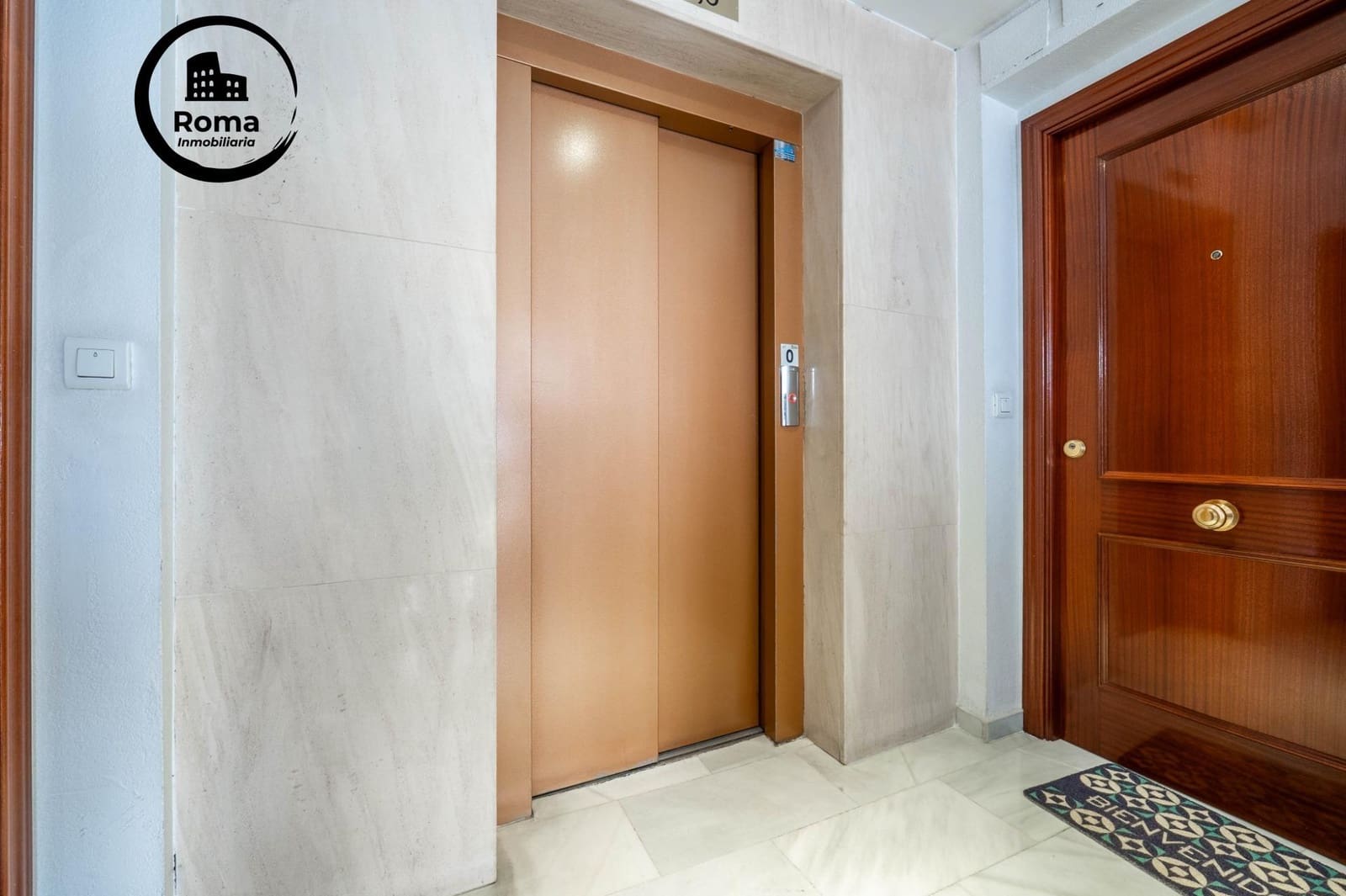 3 bedroom Flat for sale in Granada city with garage - € 240,000 (Ref: 9773202)