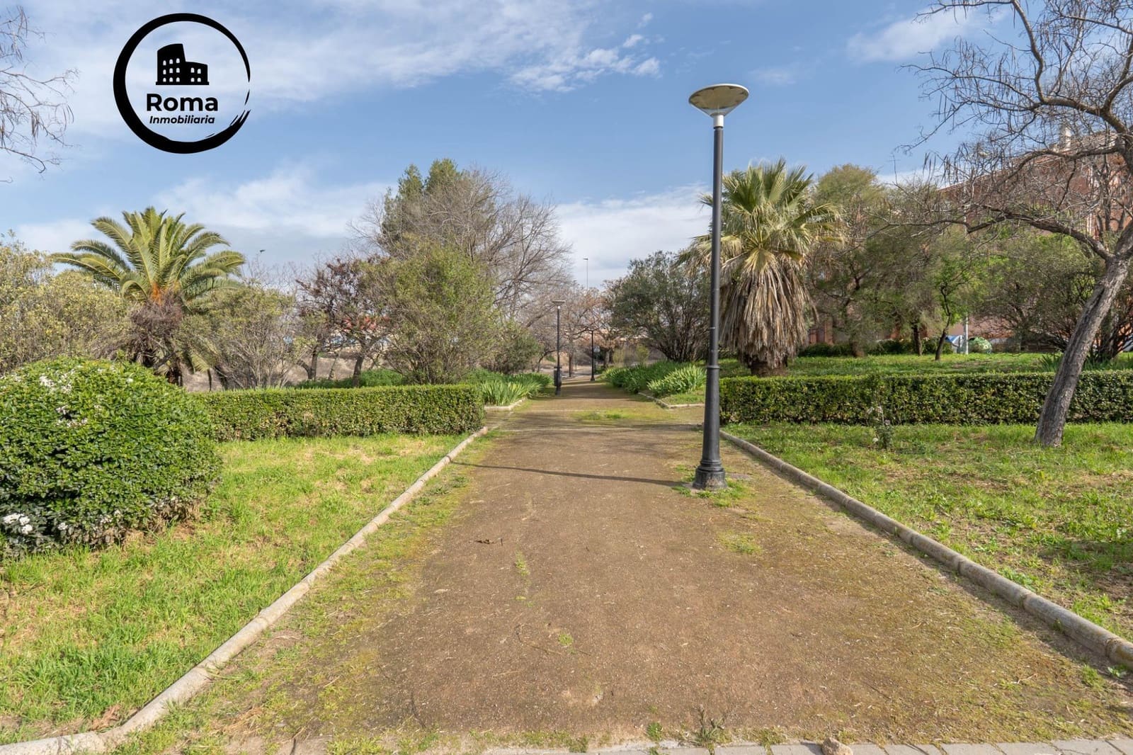 3 bedroom Flat for sale in Granada city with garage - € 240,000 (Ref: 9773202)