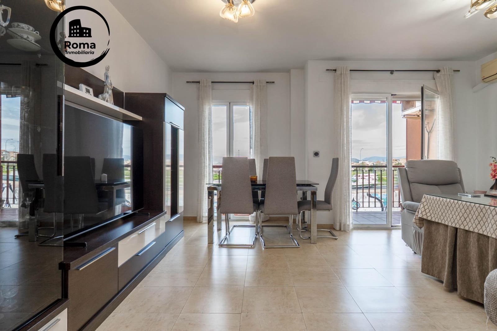 3 bedroom Flat for sale in Granada city with garage - € 240,000 (Ref: 9773202)