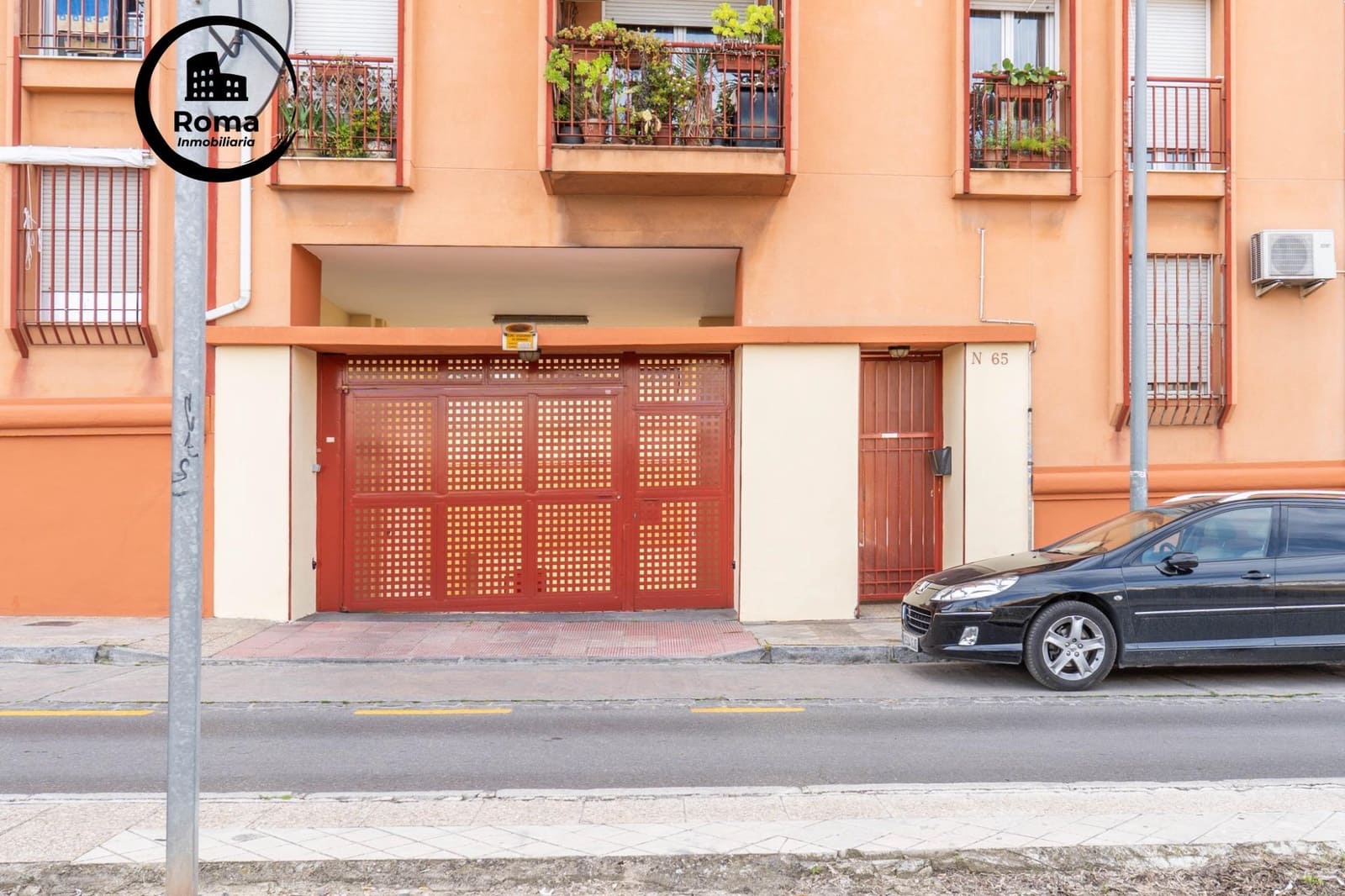 3 bedroom Flat for sale in Granada city with garage - € 240,000 (Ref: 9773202)