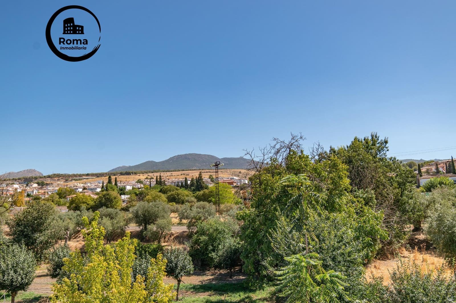 4 bedroom Villa for sale in La Zubia with pool garage - € 380,000 (Ref: 9773205)