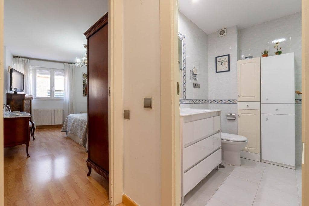 4 sovrum Takvåning till salu i Granada stad - 419 000 € (Ref: 9773213)