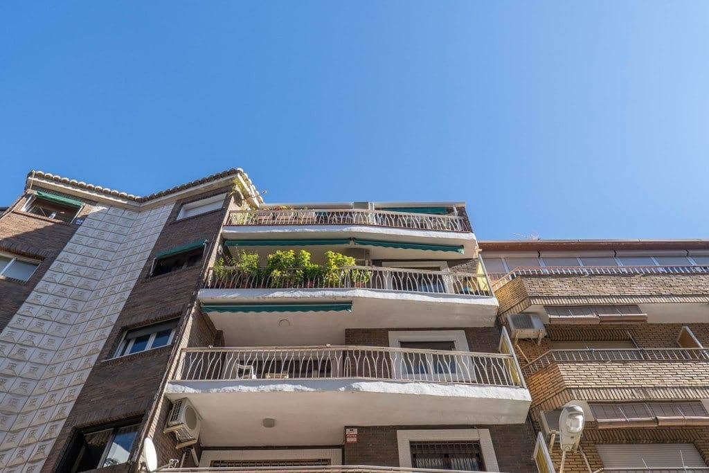 4 sovrum Takvåning till salu i Granada stad - 419 000 € (Ref: 9773213)