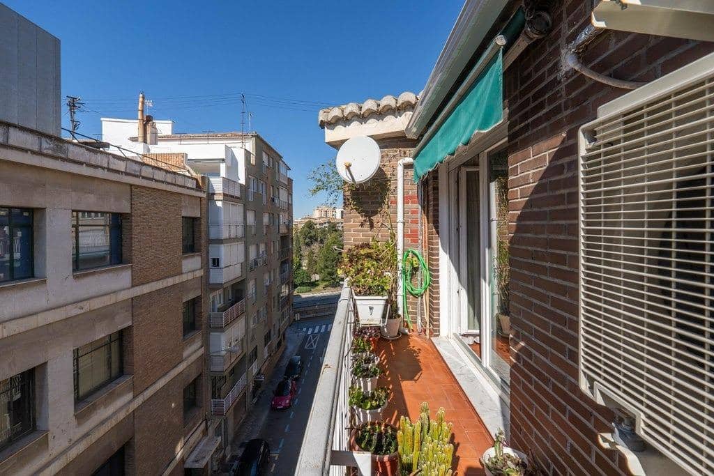 4 sovrum Takvåning till salu i Granada stad - 419 000 € (Ref: 9773213)