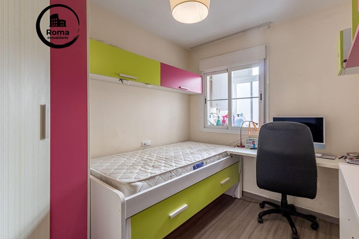 2 bedroom Flat for sale in Las Gabias with pool garage - € 154,900 (Ref: 9785047)