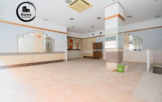 Commerciale in vendita in Granada città - 235.000 € (Rif: 9791175)