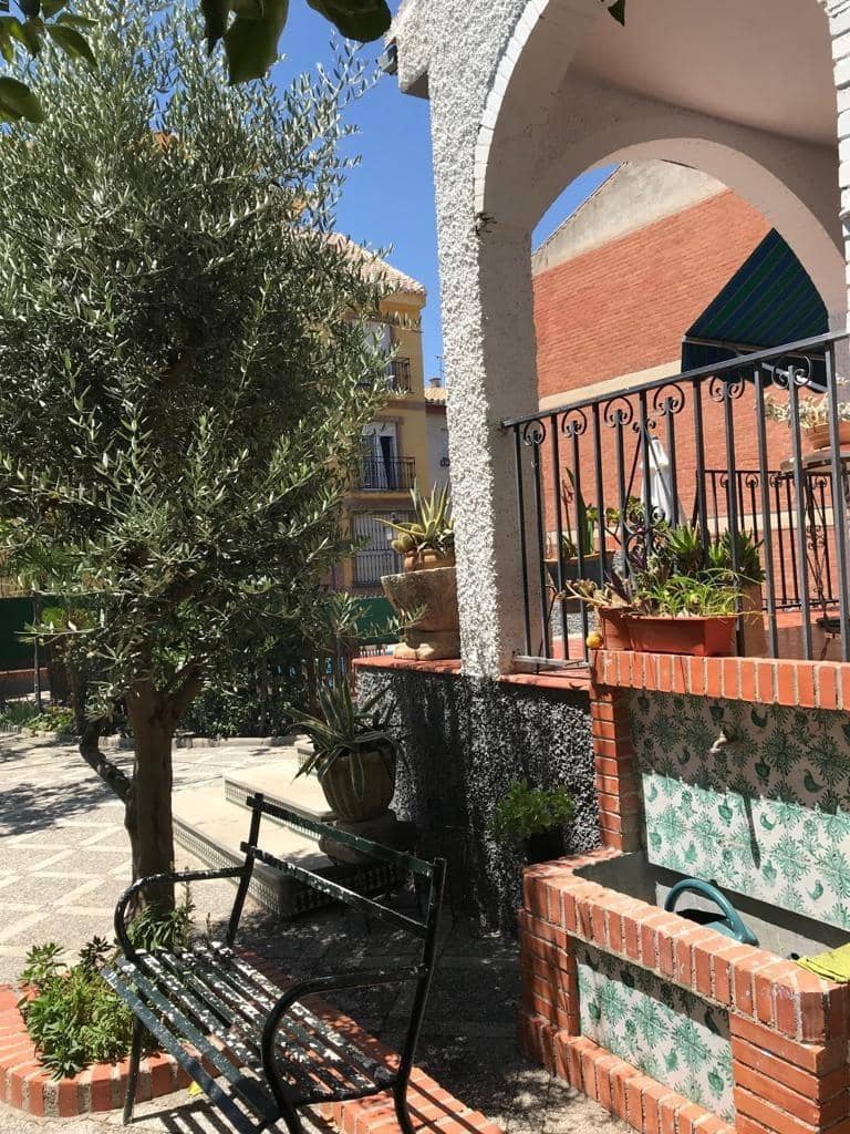 5 quarto Moradia para venda em La Zubia com garagem - 460 000 € (Ref: 9791182)