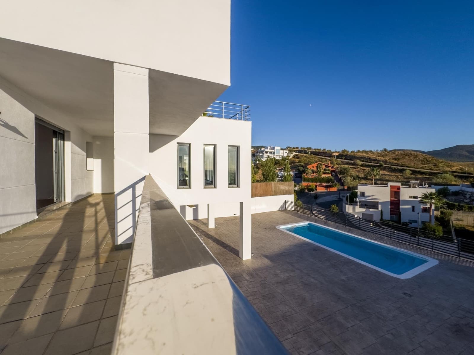 5 sypialnia Willa na sprzedaż w La Zubia z basenem garażem - 799 000 € (Ref: 9791184)