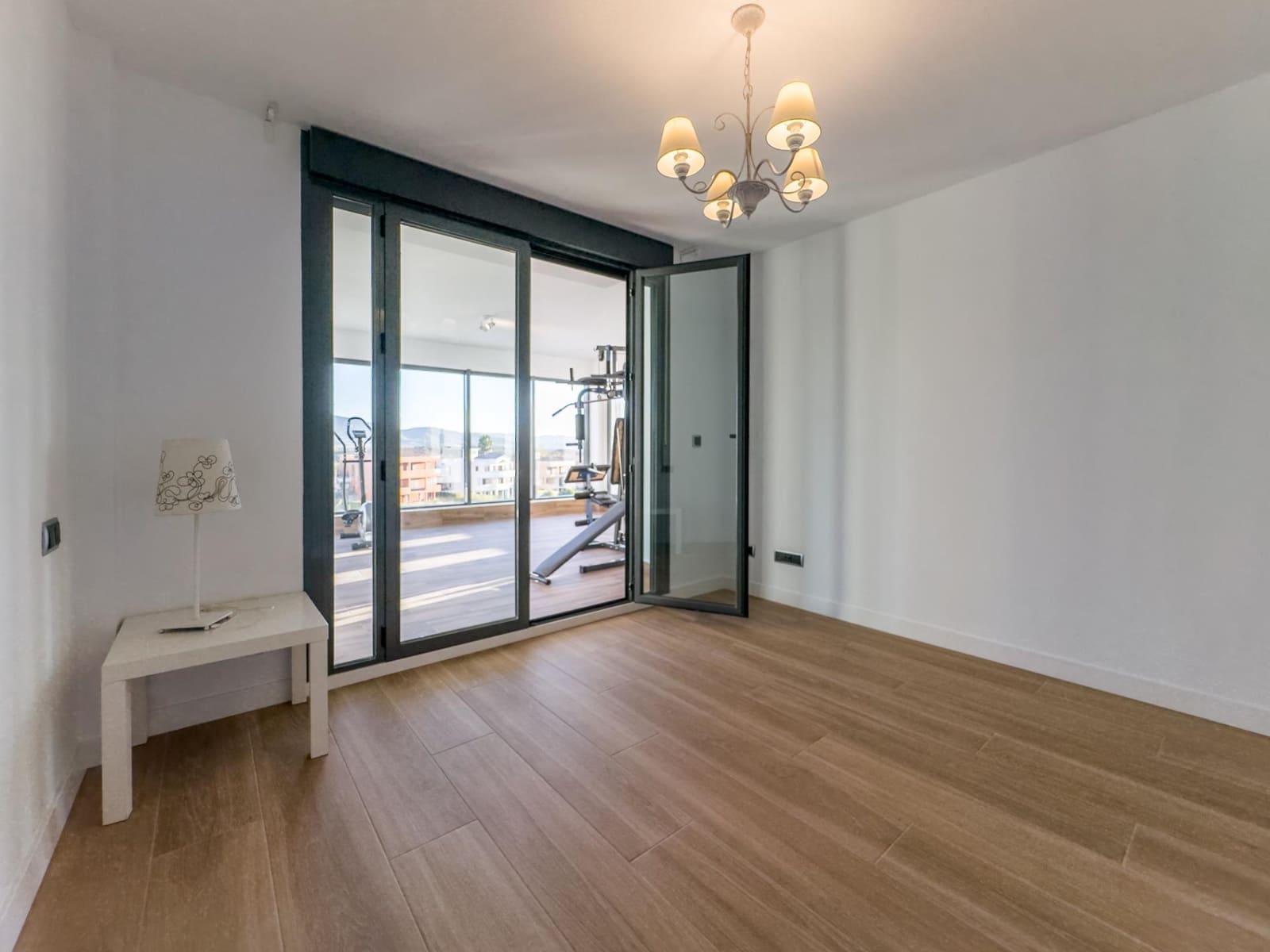 5 sypialnia Willa na sprzedaż w La Zubia z basenem garażem - 799 000 € (Ref: 9791184)