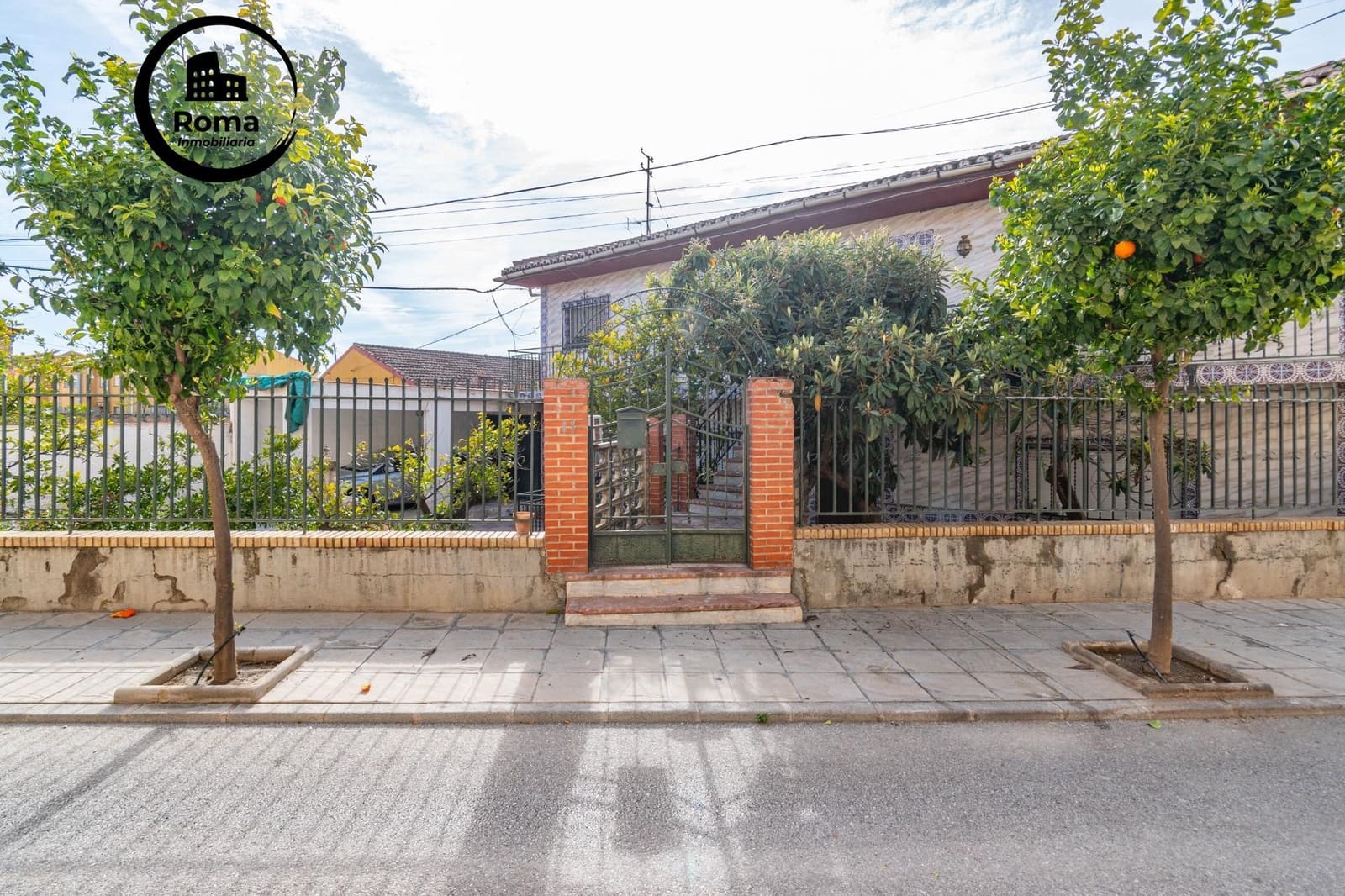 8 makuuhuone Huvila myytävänä paikassa Ambroz - 290 000 € (Ref: 9791186)