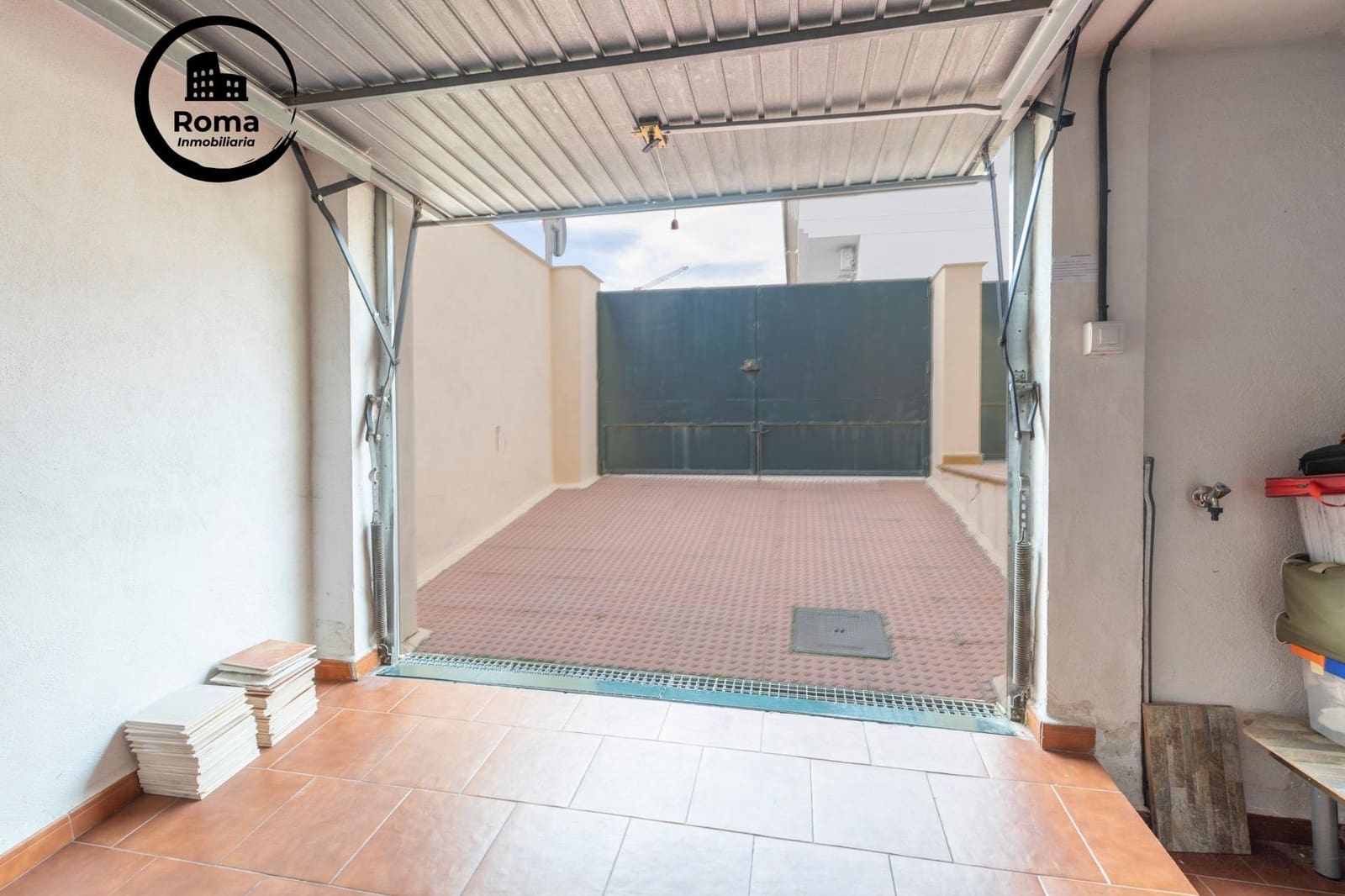 3 soveværelse Semi-Rækkehus til salg i Belicena med garage - € 235.000 (Ref: 9791195)