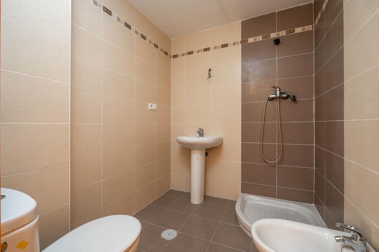 1 bedroom Apartment for sale in Las Gabias - € 102,000 (Ref: 9794806)