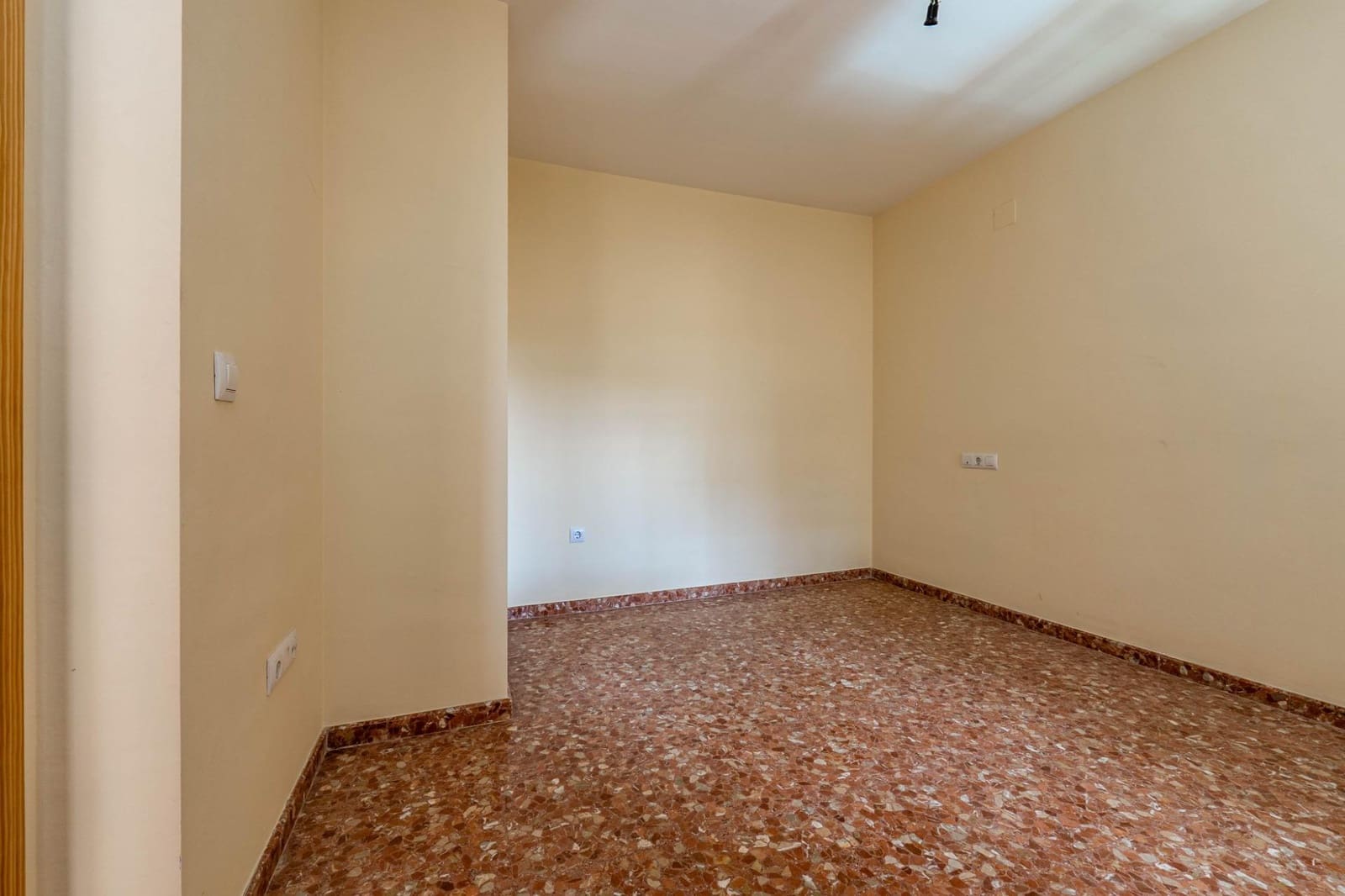 1 bedroom Apartment for sale in Las Gabias - € 102,000 (Ref: 9794806)