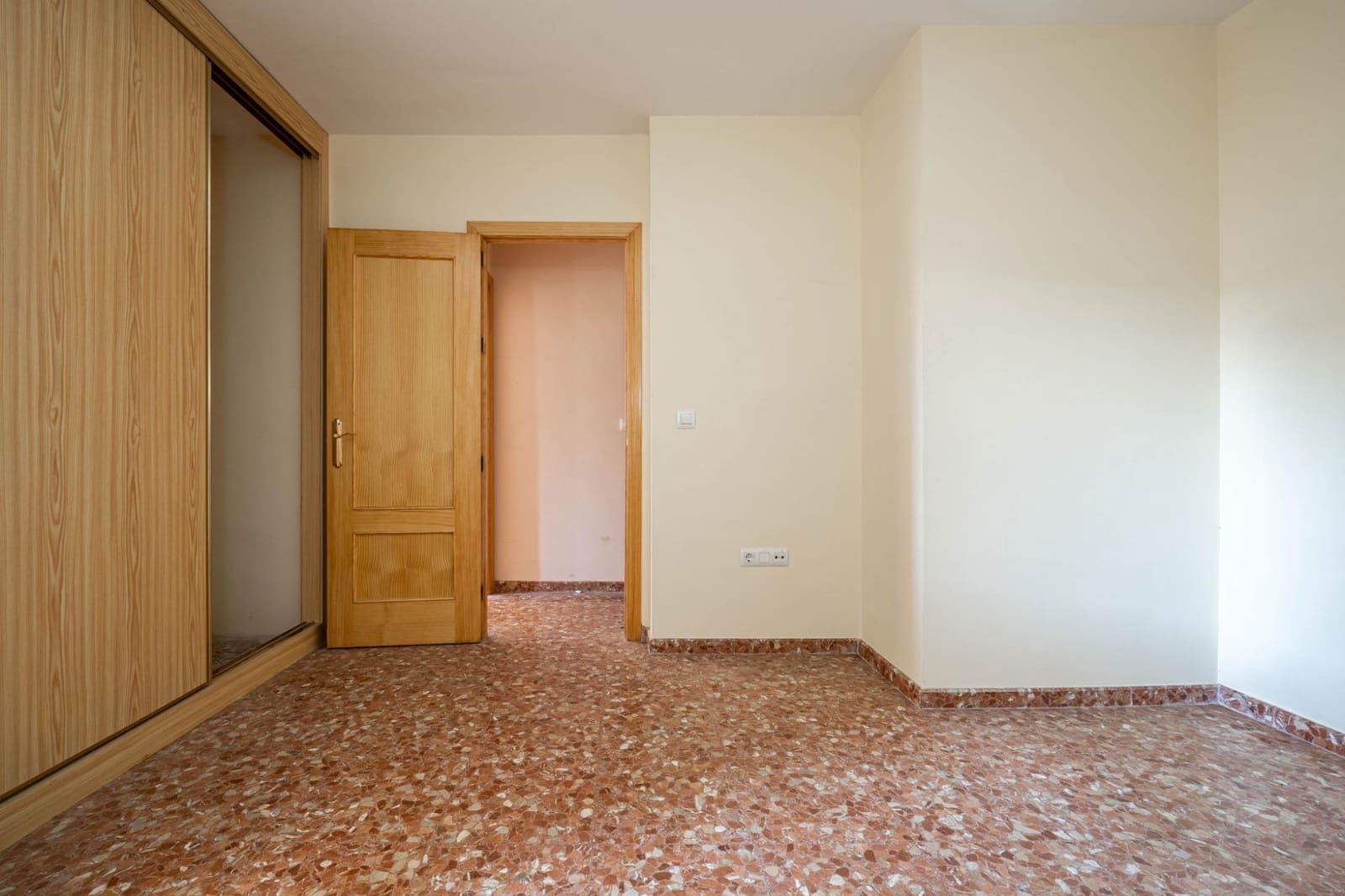 1 bedroom Apartment for sale in Las Gabias - € 102,000 (Ref: 9794806)