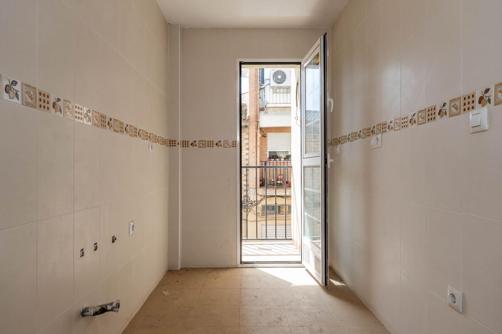 1 bedroom Apartment for sale in Las Gabias - € 102,000 (Ref: 9794806)