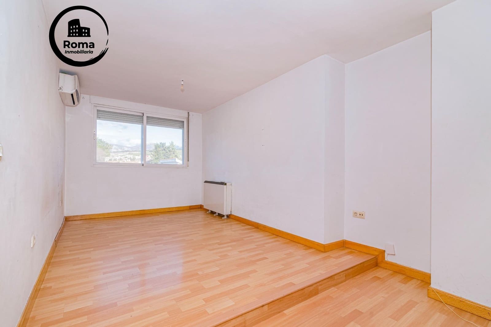 2 soverom Penthouse til salgs i La Zubia med svømmebasseng garasje - € 200 000 (Ref: 9794808)
