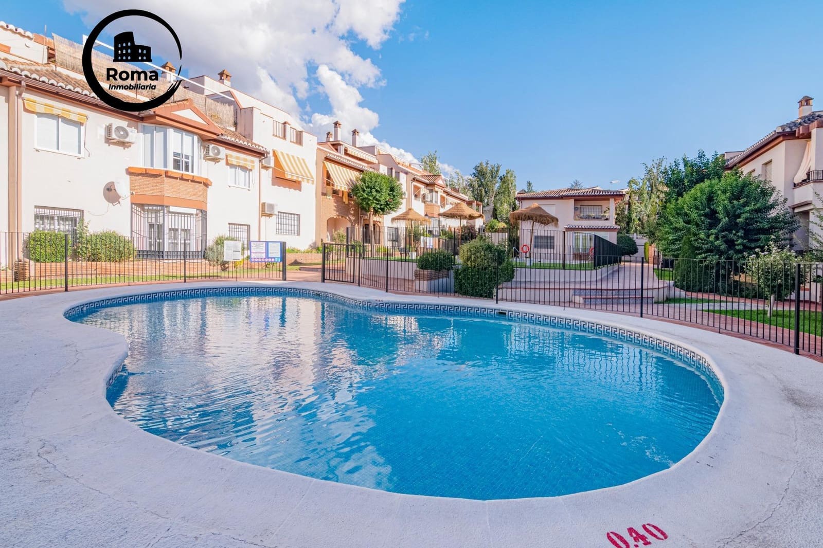 2 soverom Penthouse til salgs i La Zubia med svømmebasseng garasje - € 200 000 (Ref: 9794808)