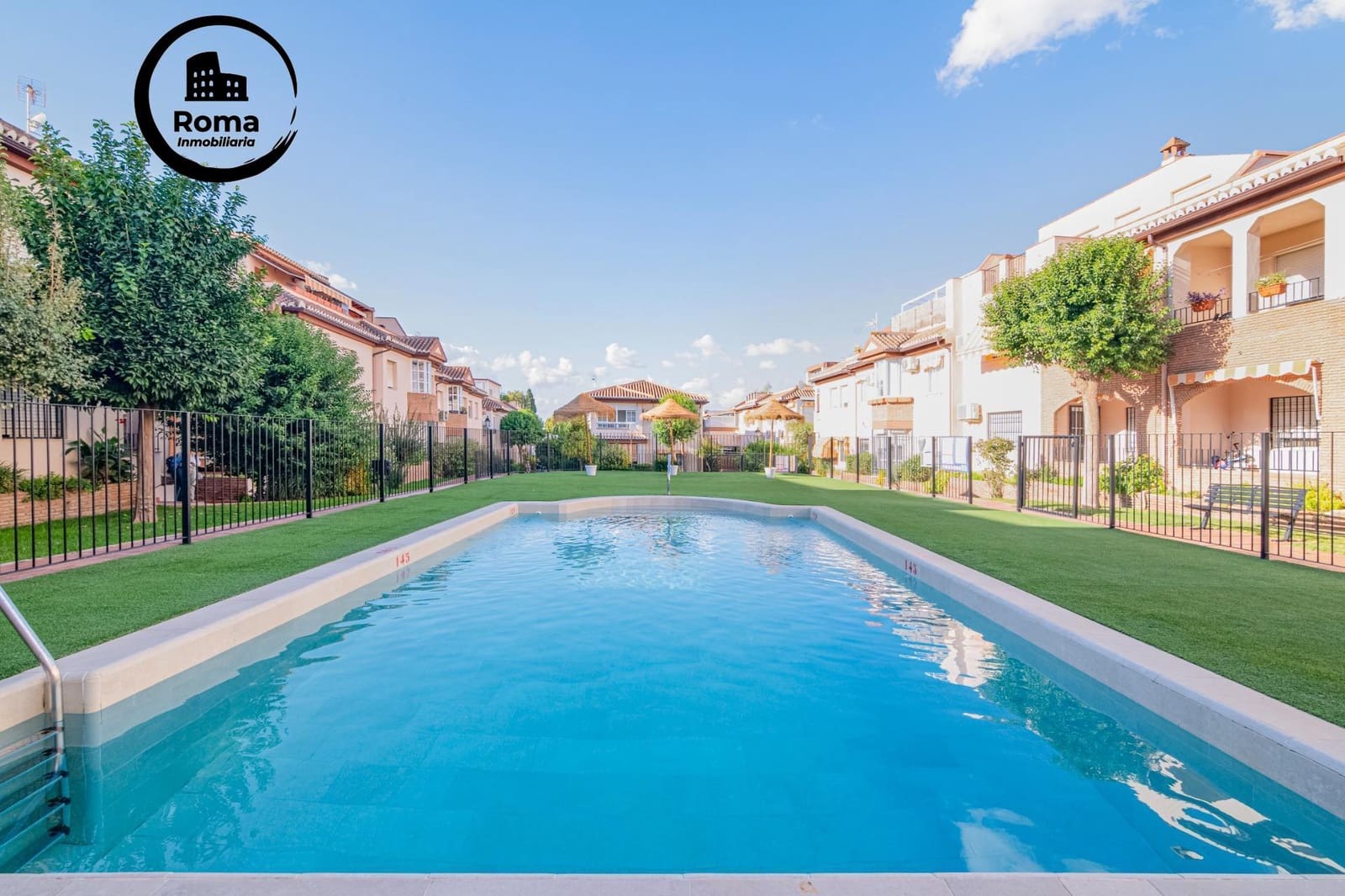 2 soverom Penthouse til salgs i La Zubia med svømmebasseng garasje - € 200 000 (Ref: 9794808)