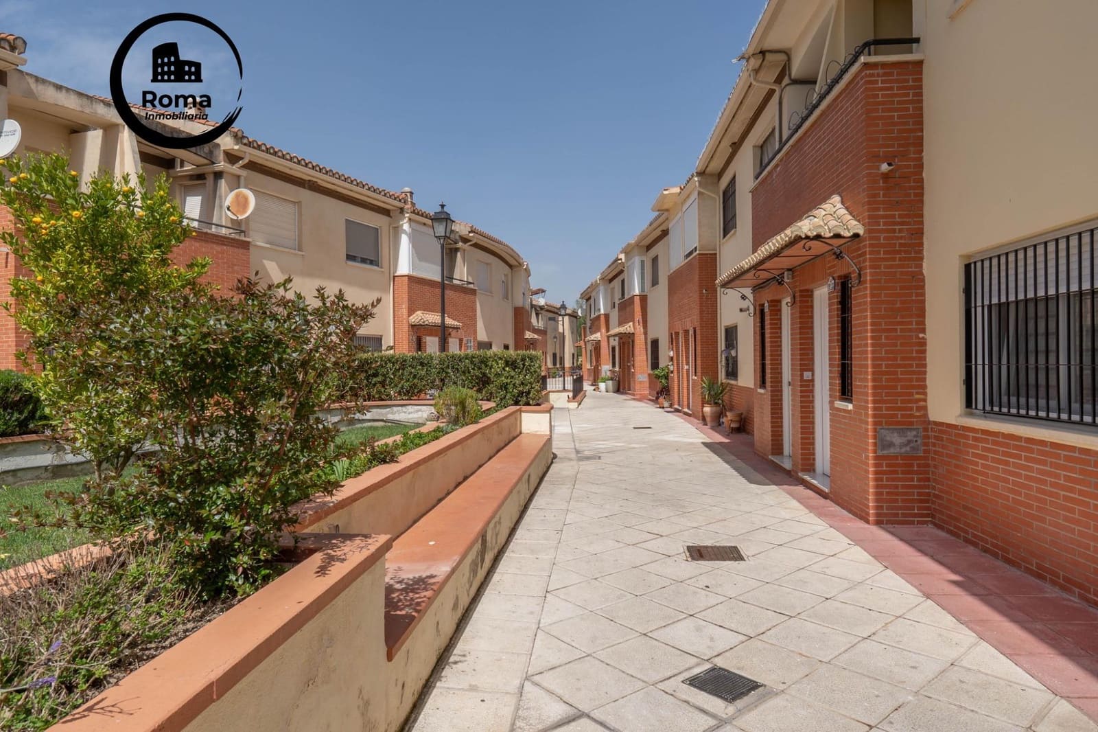 2 chambre Villa/Maison Mitoyenne à vendre à Ogijares avec garage - 149 900 € (Ref: 9794810)