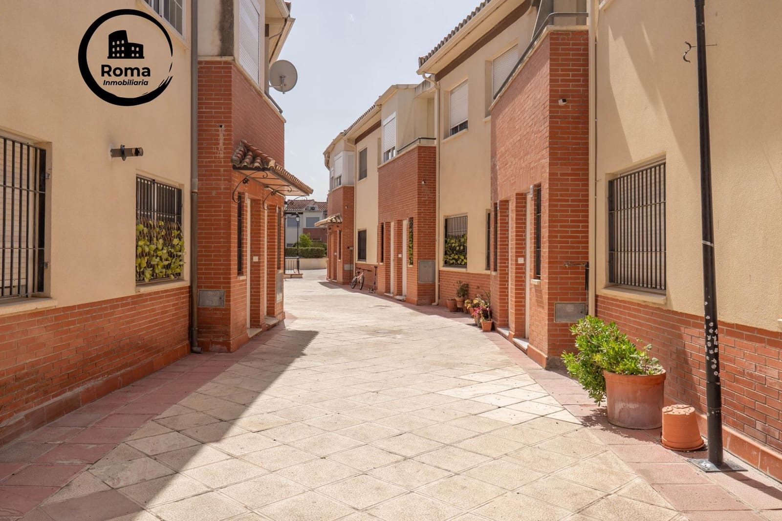 2 chambre Villa/Maison Mitoyenne à vendre à Ogijares avec garage - 149 900 € (Ref: 9794810)